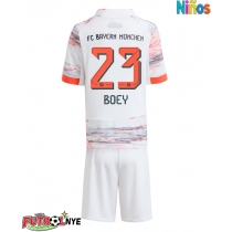 Camiseta Bayern Munich Sacha Boey #23 Visitante Equipación para niños 2025-26 manga corta (+ pantalones cortos)